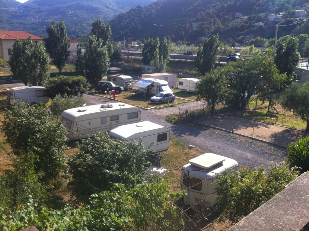 emplacement camping roquette sur var